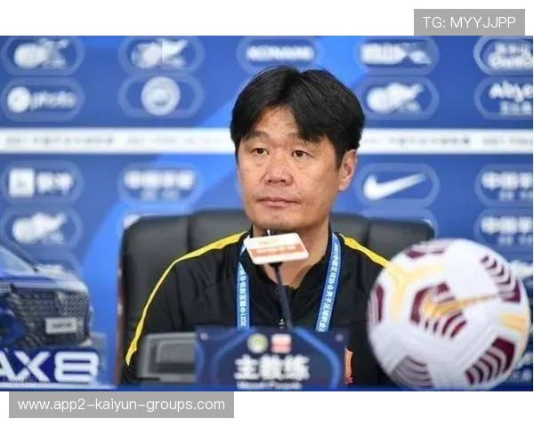 李霄鹏在中超的战术传承与本土化实践